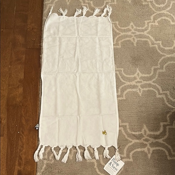 NWT Pomp & Sass Elegant White Turkish Cotton Hand Towel - Picture 5 of 11